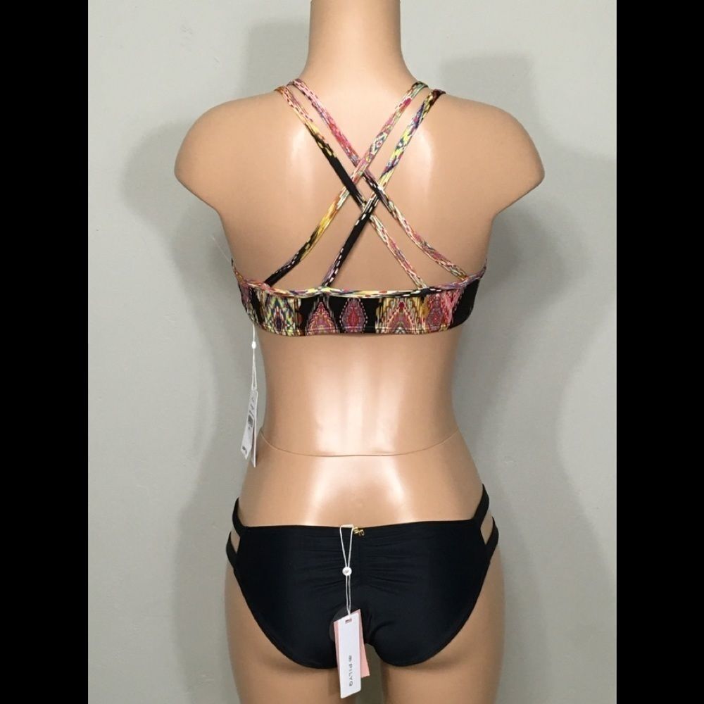 New. PILYQ bikini. L-top/M-bottom. Retails $149 - Picture 4 of 7